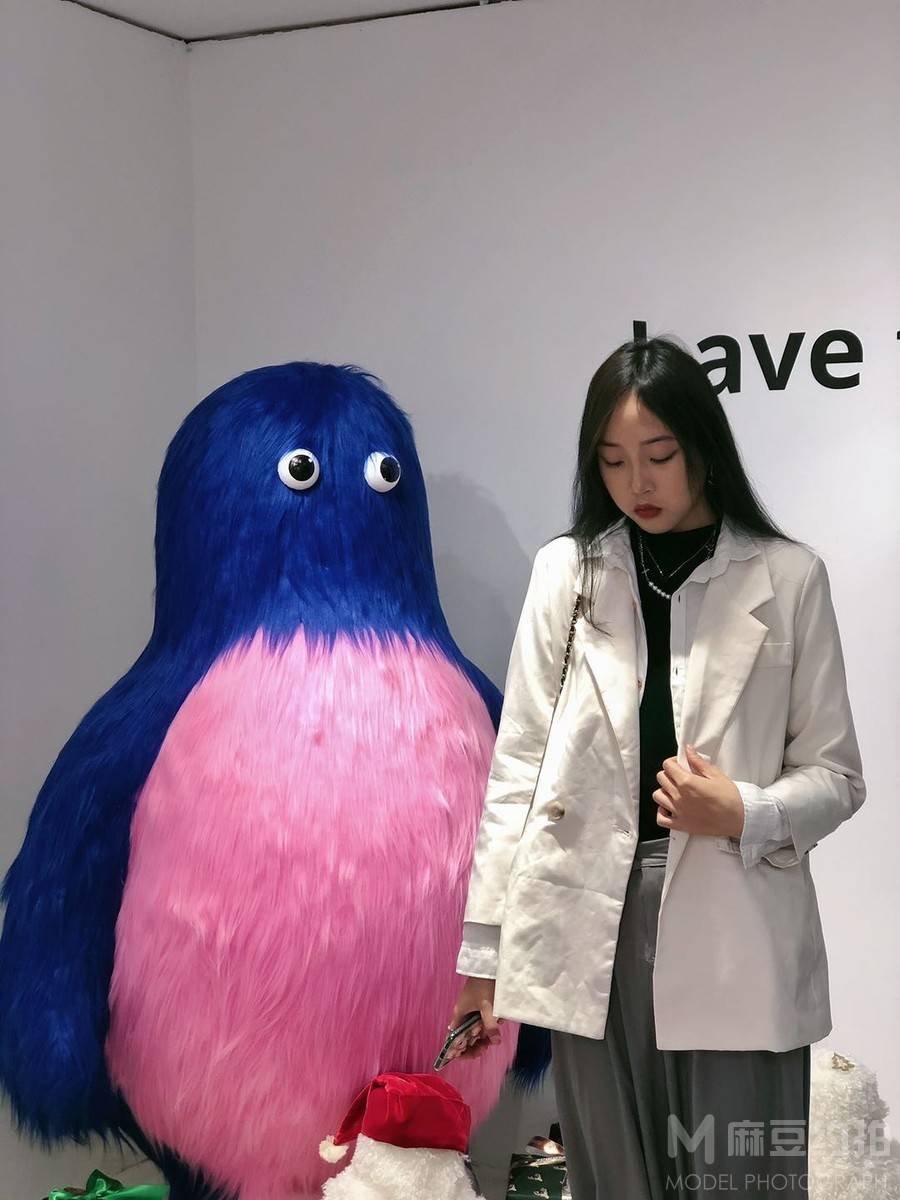 情绪模特