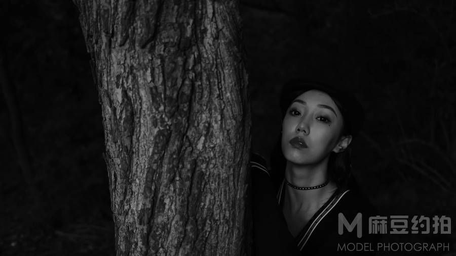 黑白模特
