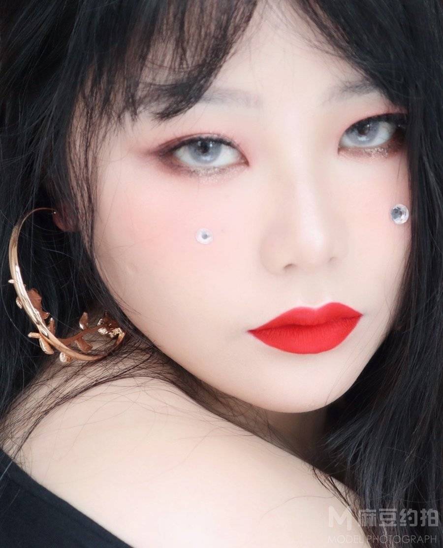 妆容模特