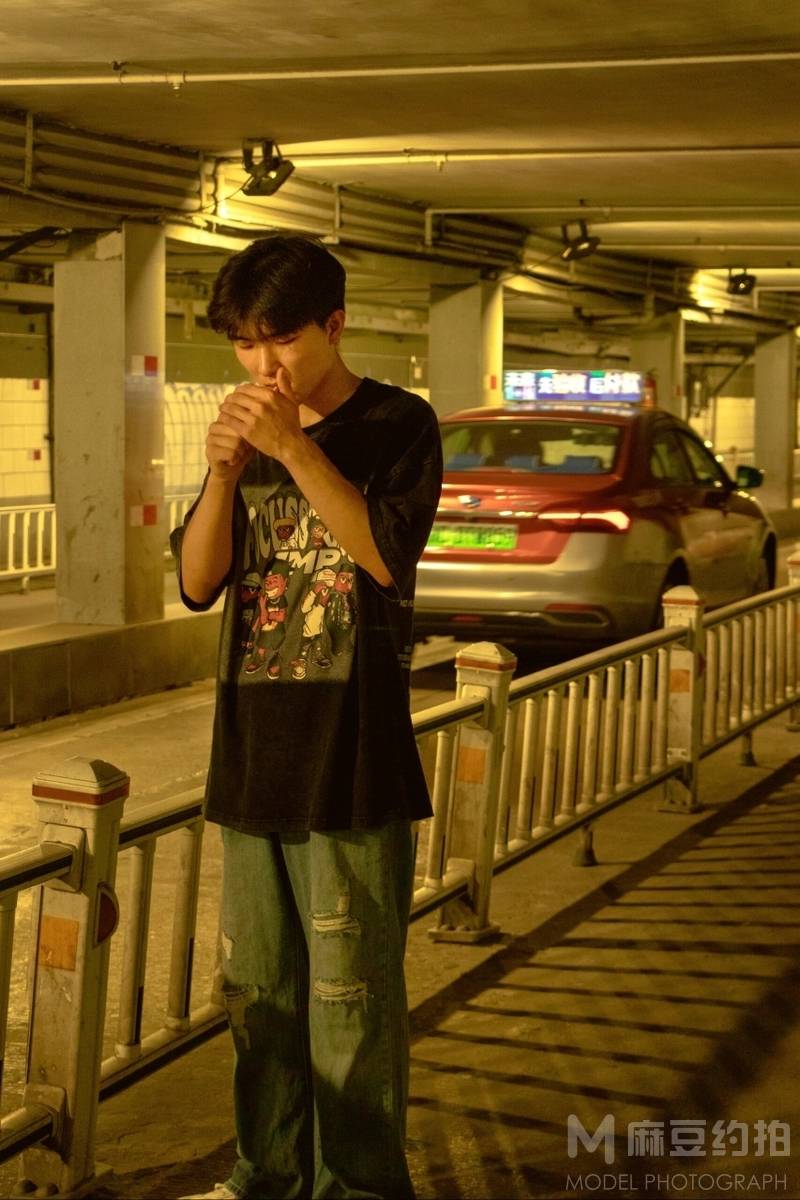 情绪模特