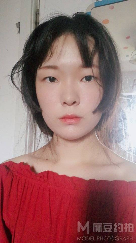 黑白模特