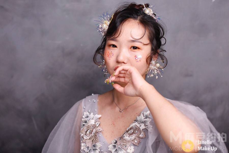 妆容模特