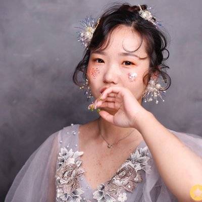 妆容模特