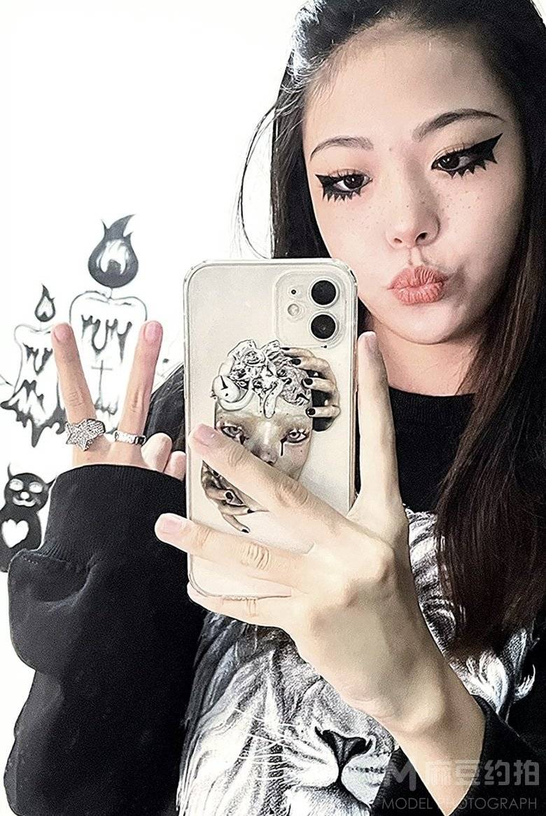 暗黑模特