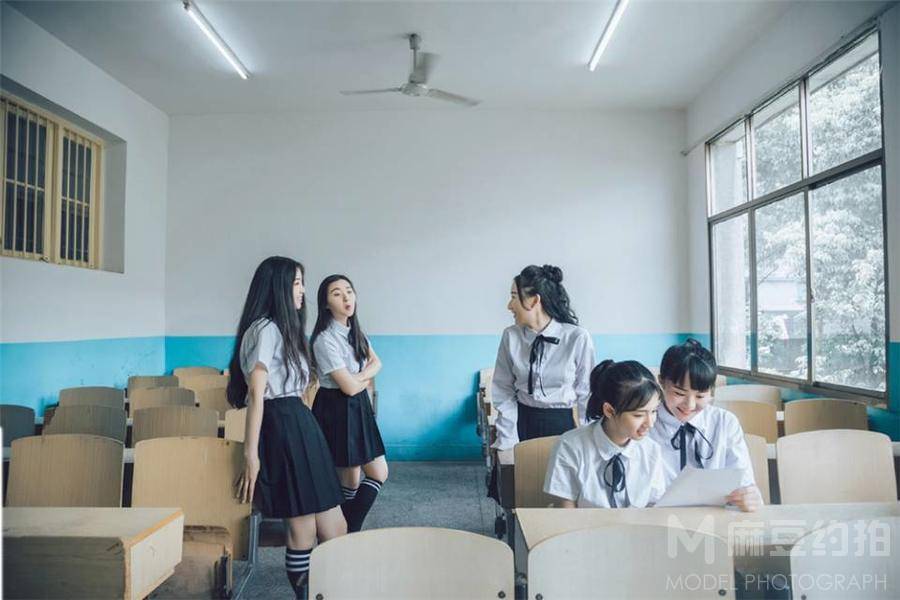 校园模特