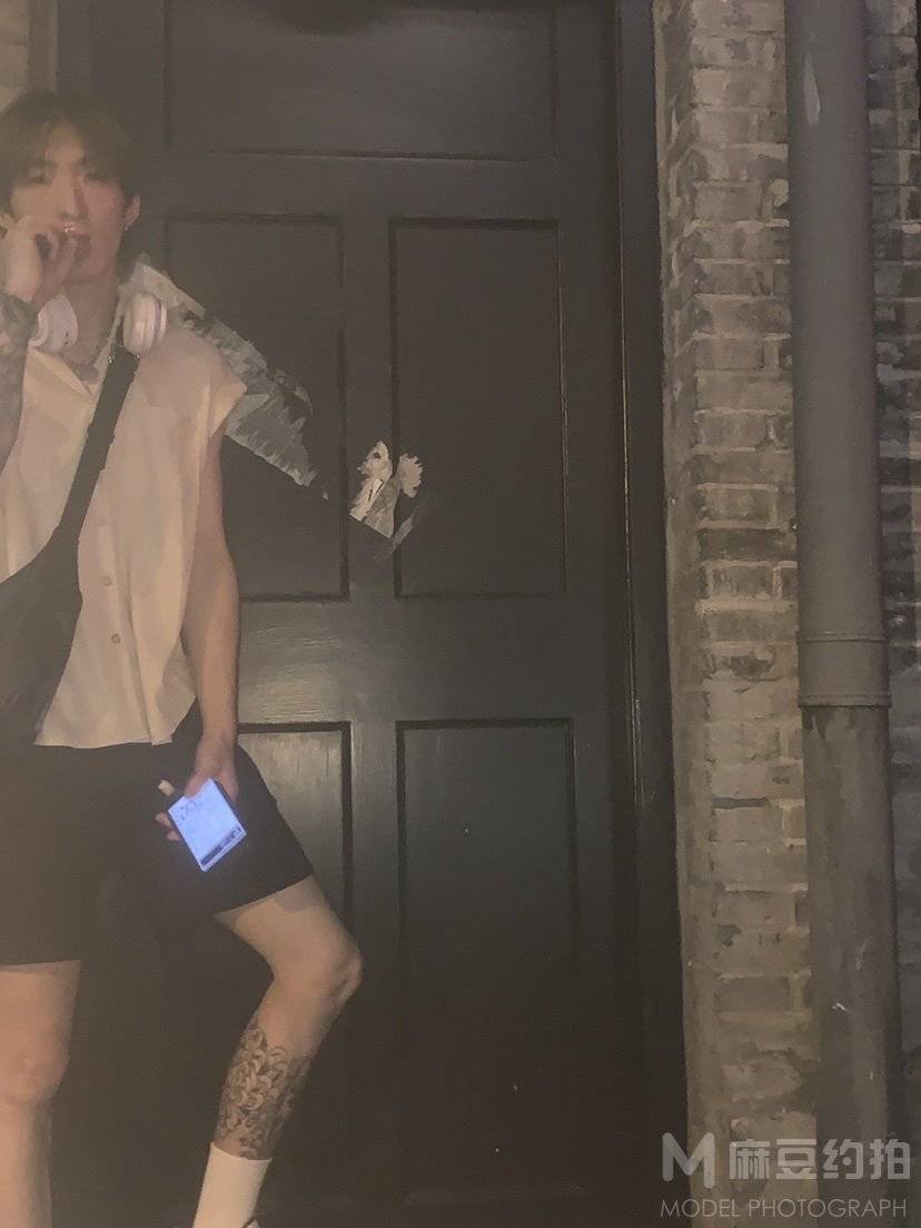 黑白模特