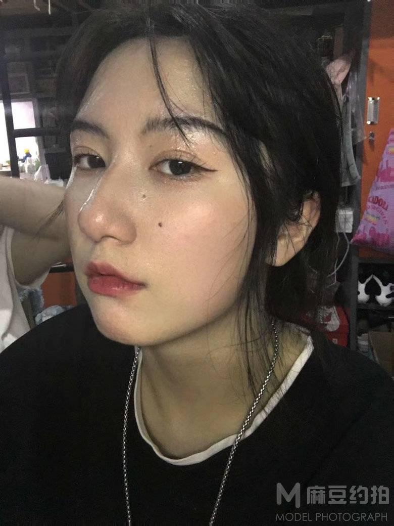 妆容模特