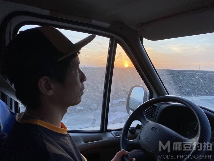 黑白模特