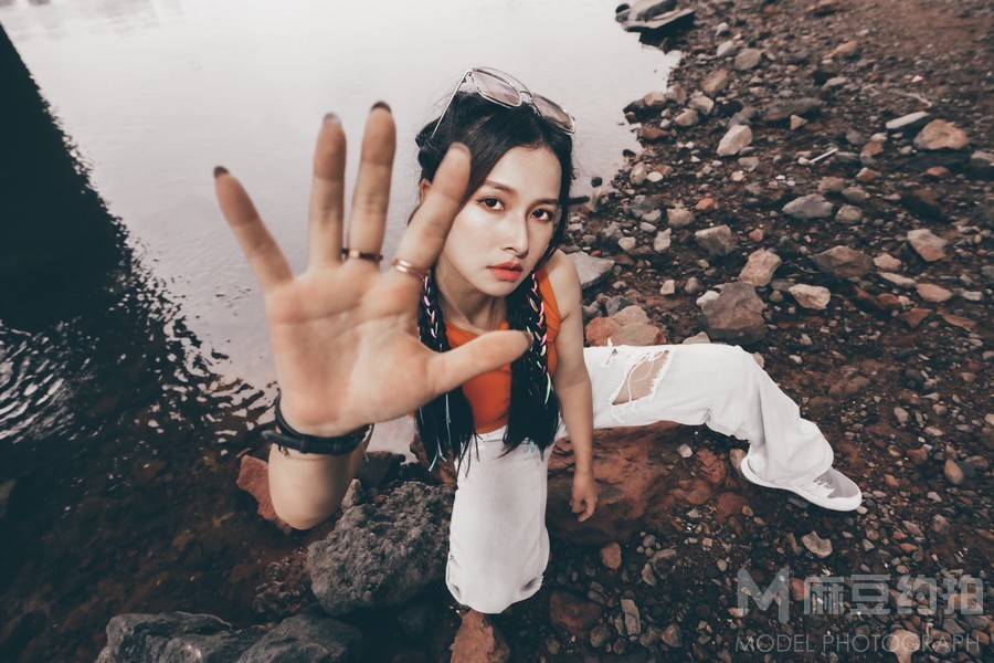 情绪模特