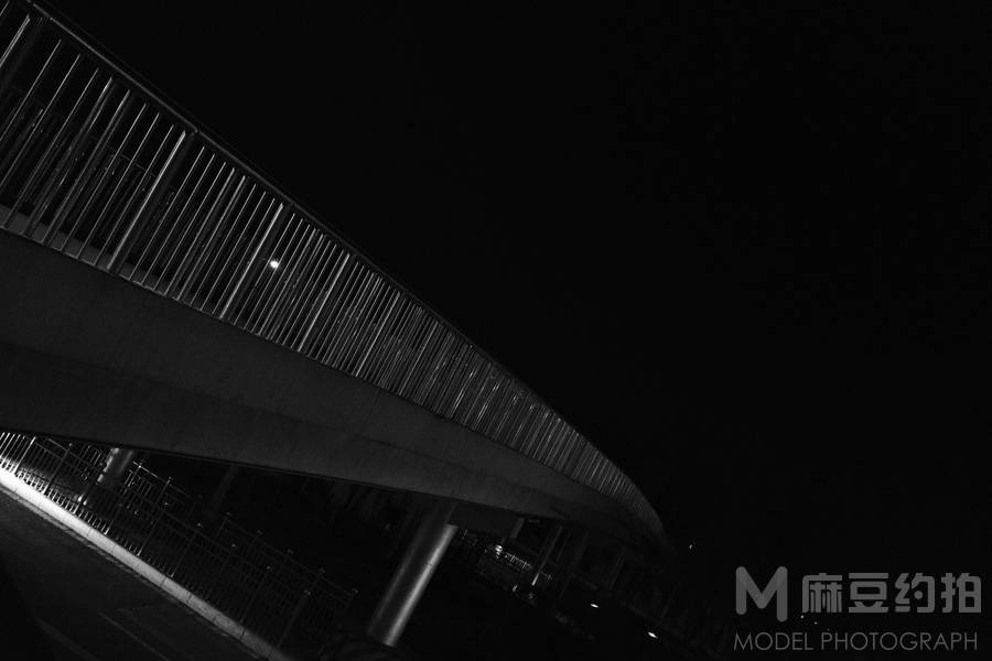 黑白模特