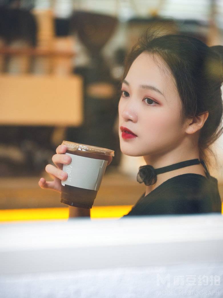 黑白模特