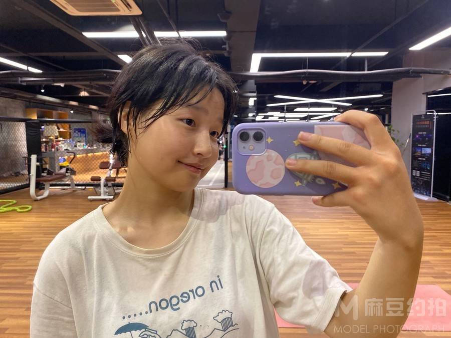 情绪模特