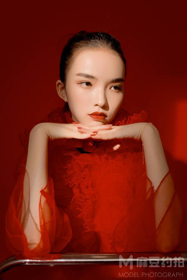 情绪模特
