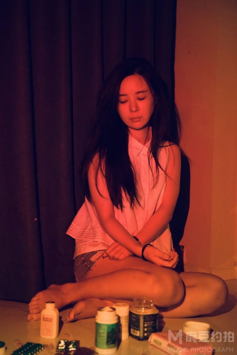 情绪模特