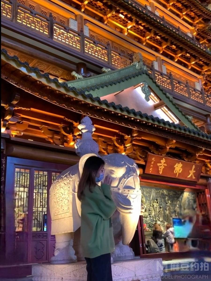 夜景模特
