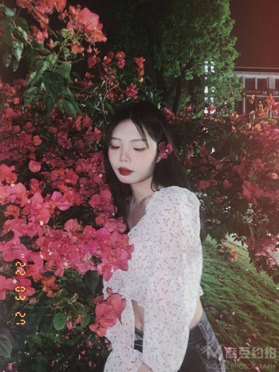 校园模特