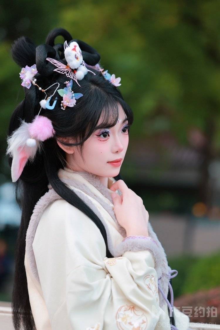 汉服模特