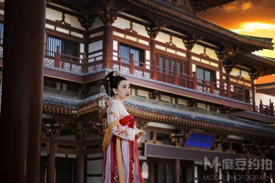 汉服模特
