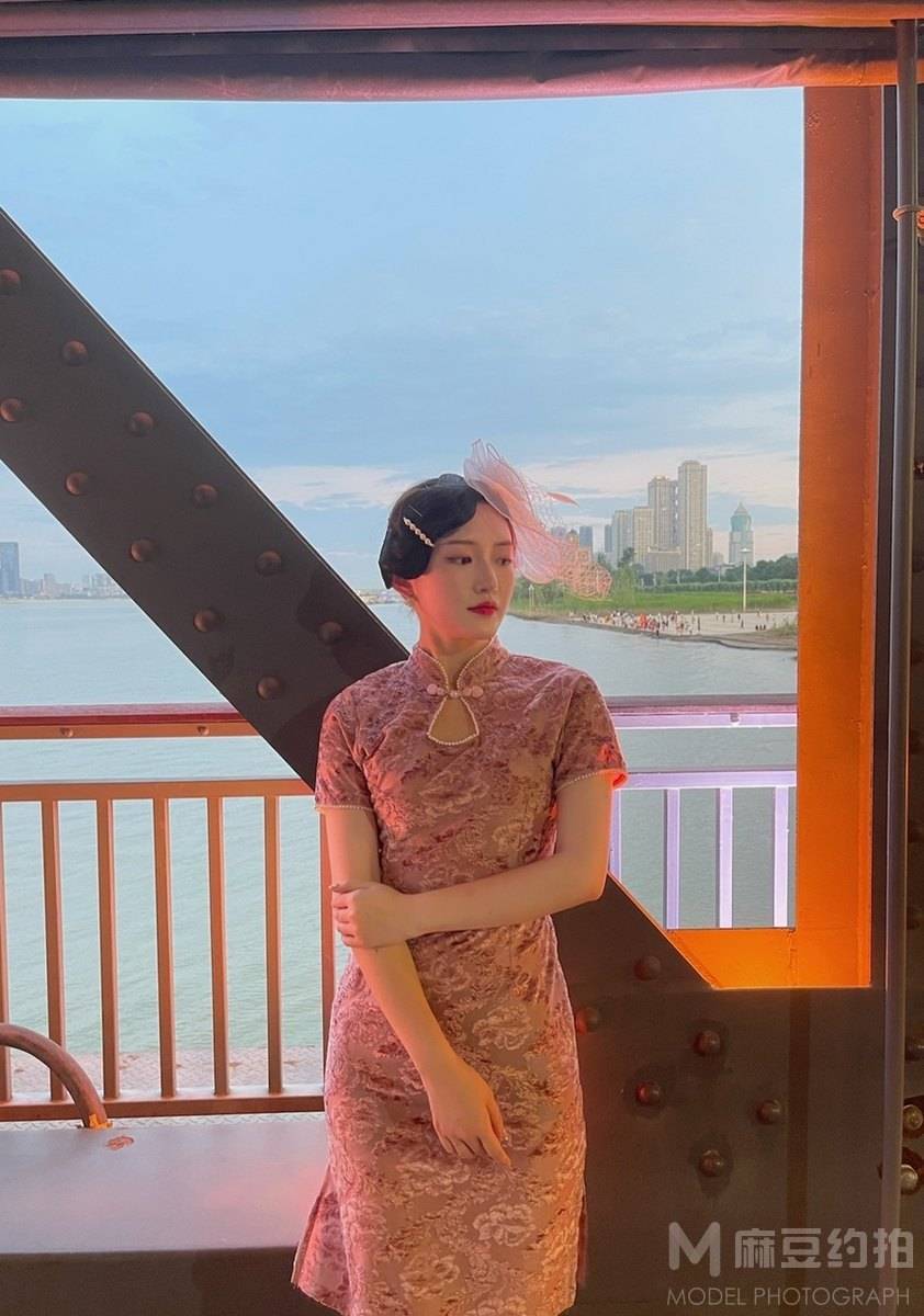 胶片模特