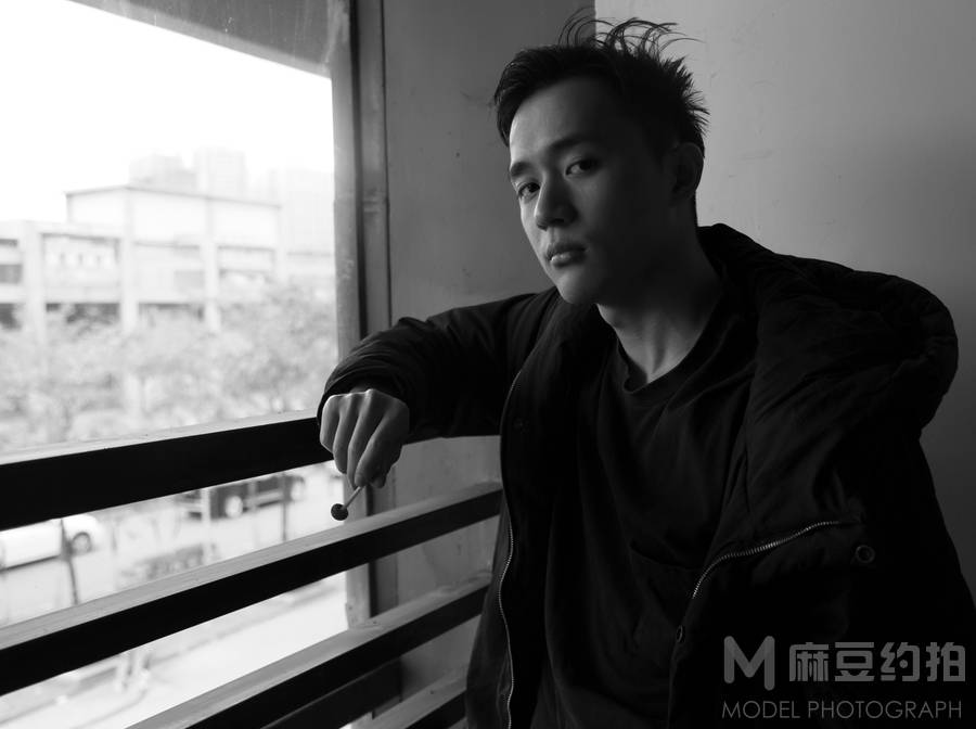 黑白模特