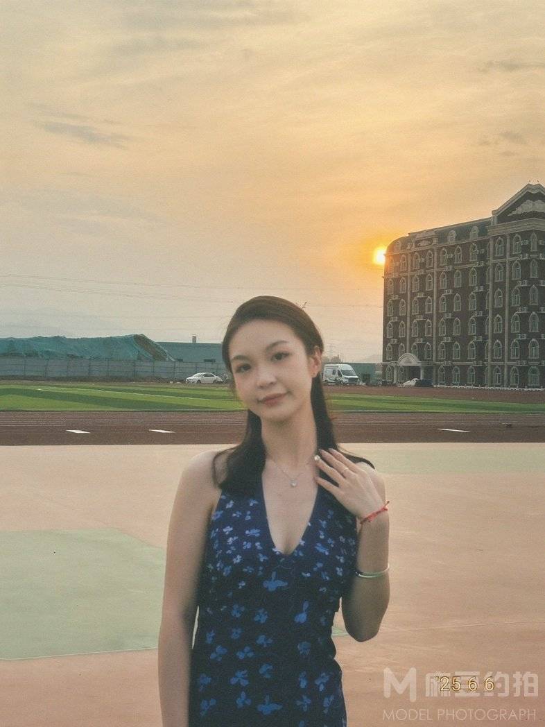 校园模特