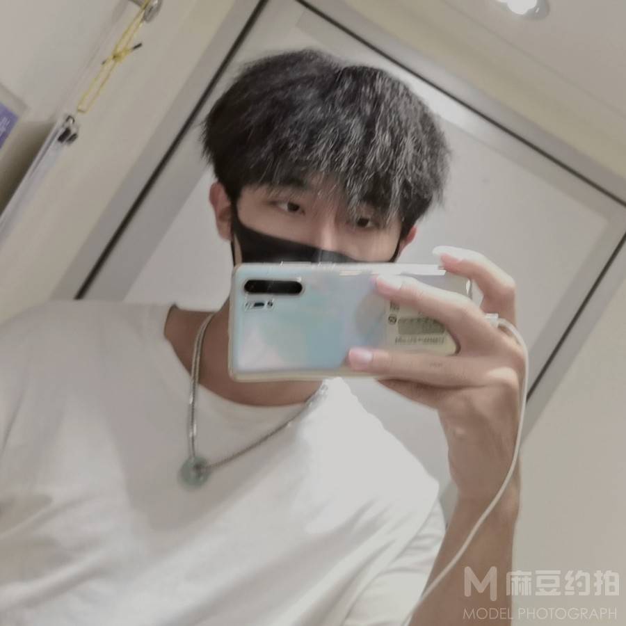 黑白模特