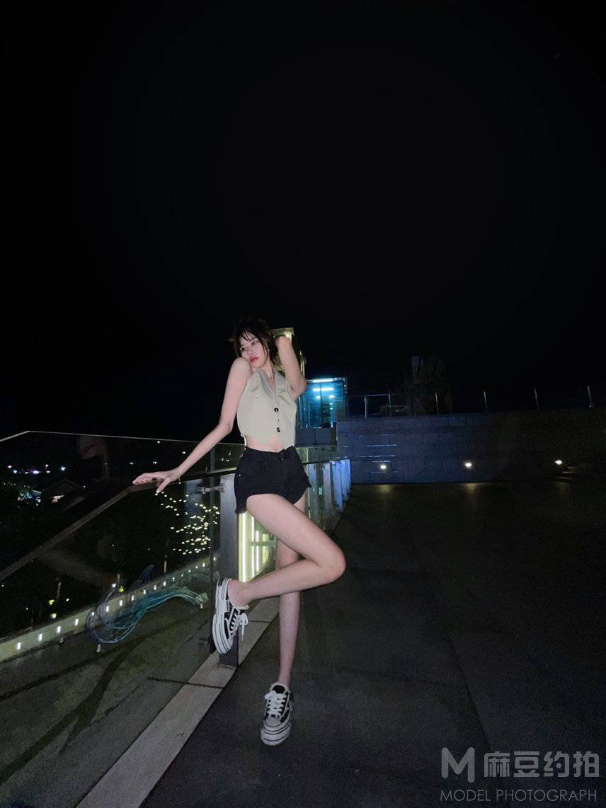 夜景模特