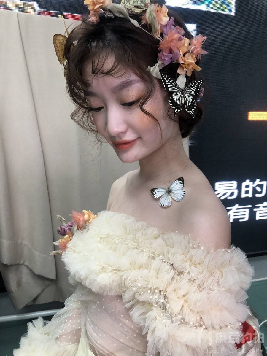 妆容模特