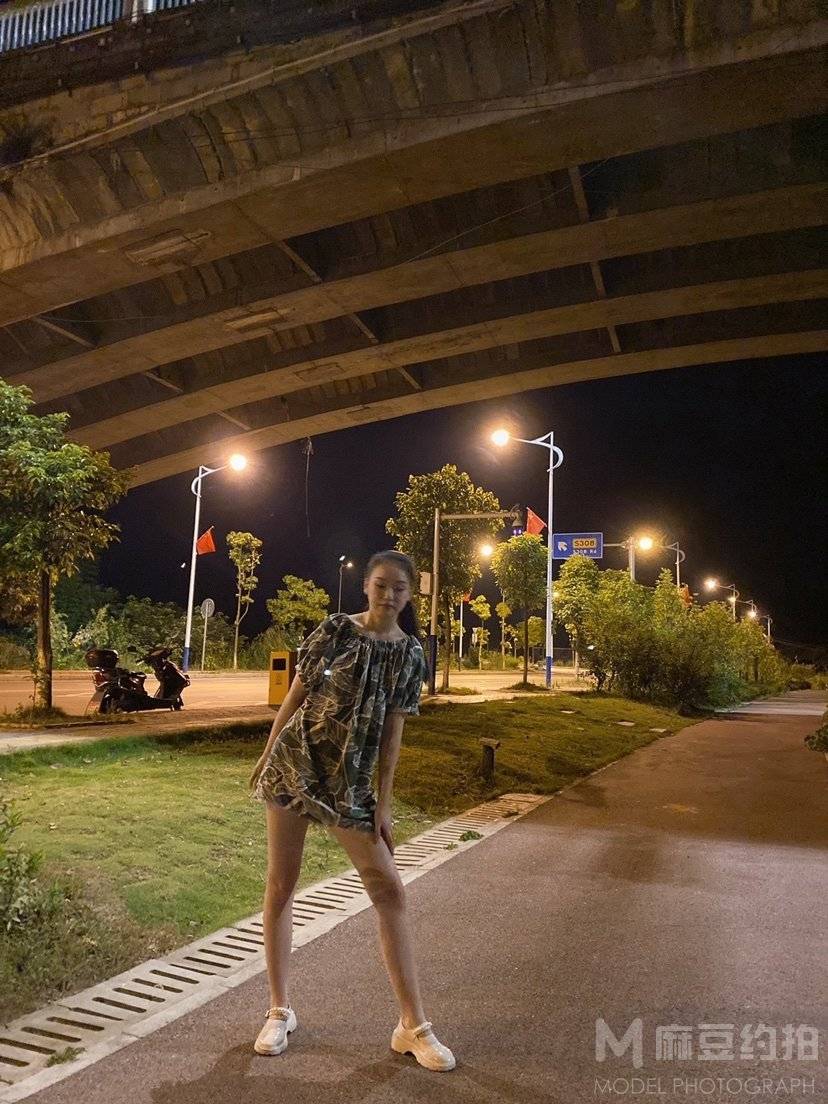 夜景模特