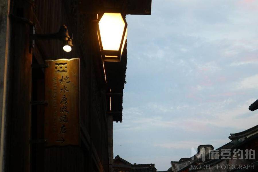 夜景模特