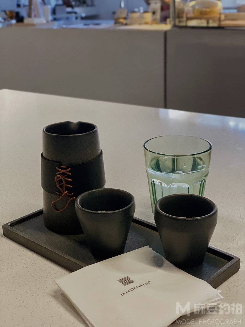 黑白模特