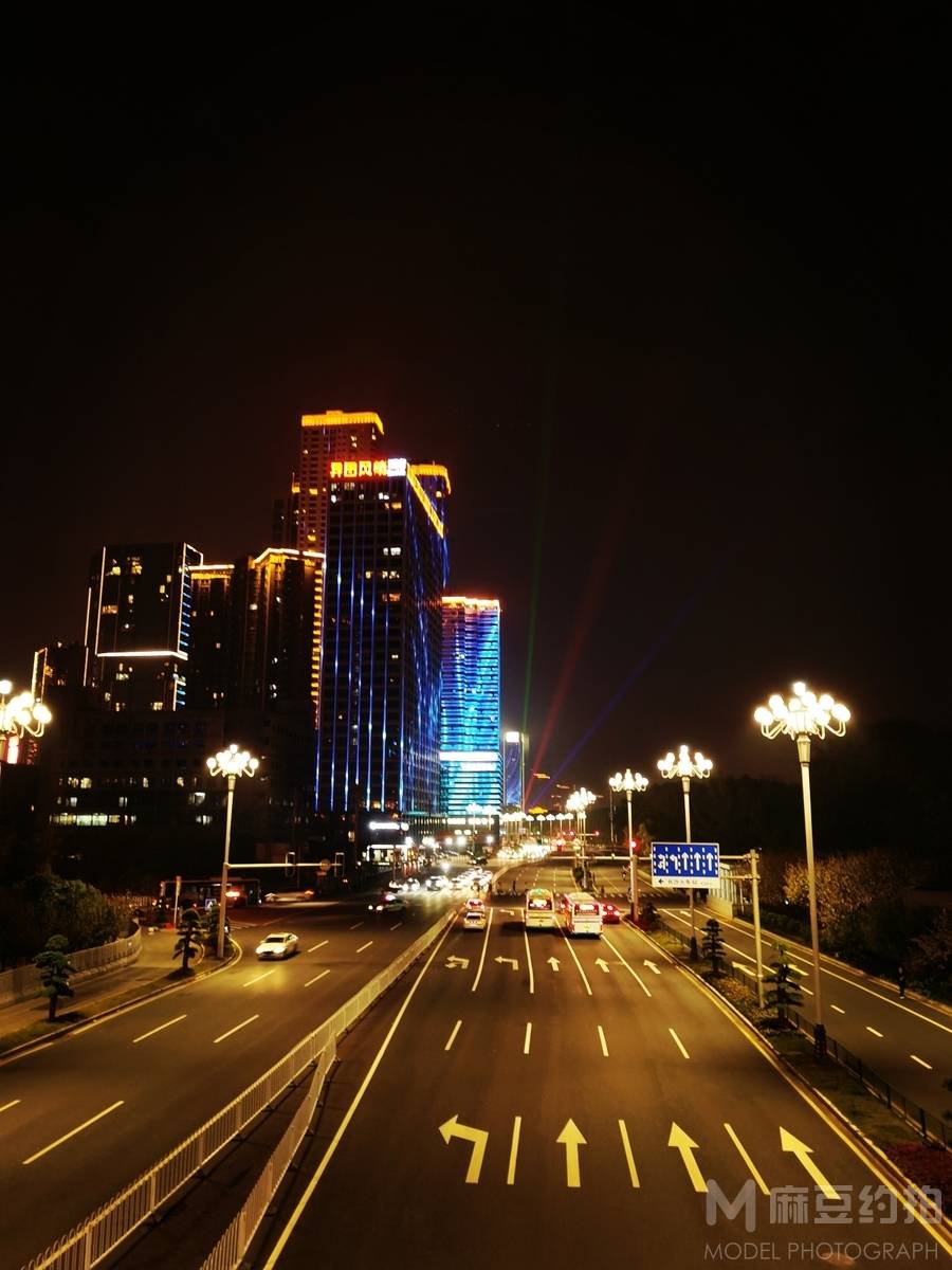夜景模特