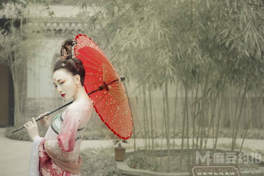 汉服模特