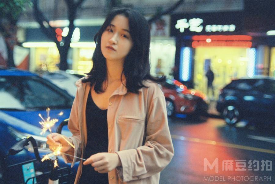 情绪模特