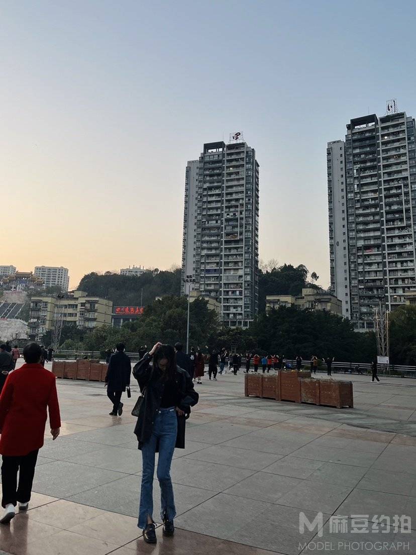 黑白模特