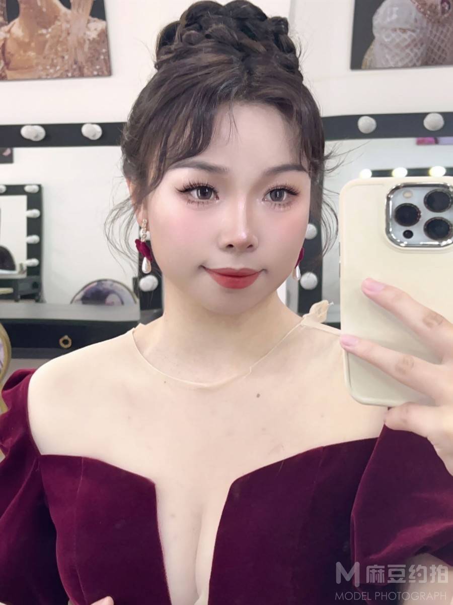 妆容模特