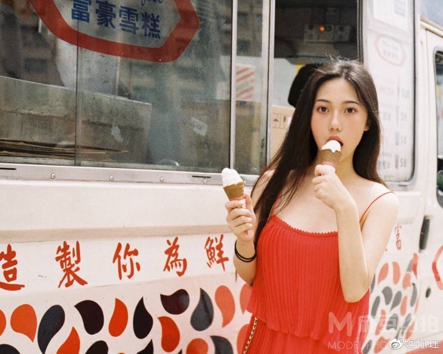 宝丽来模特