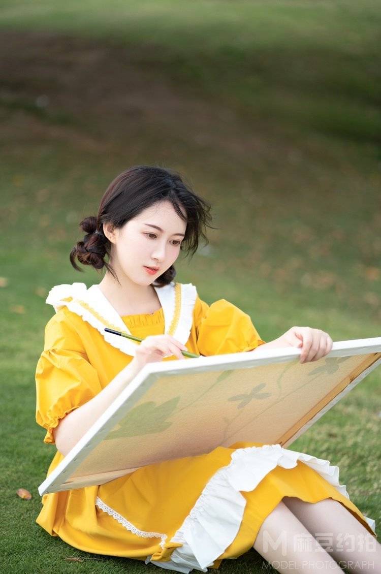 情绪模特