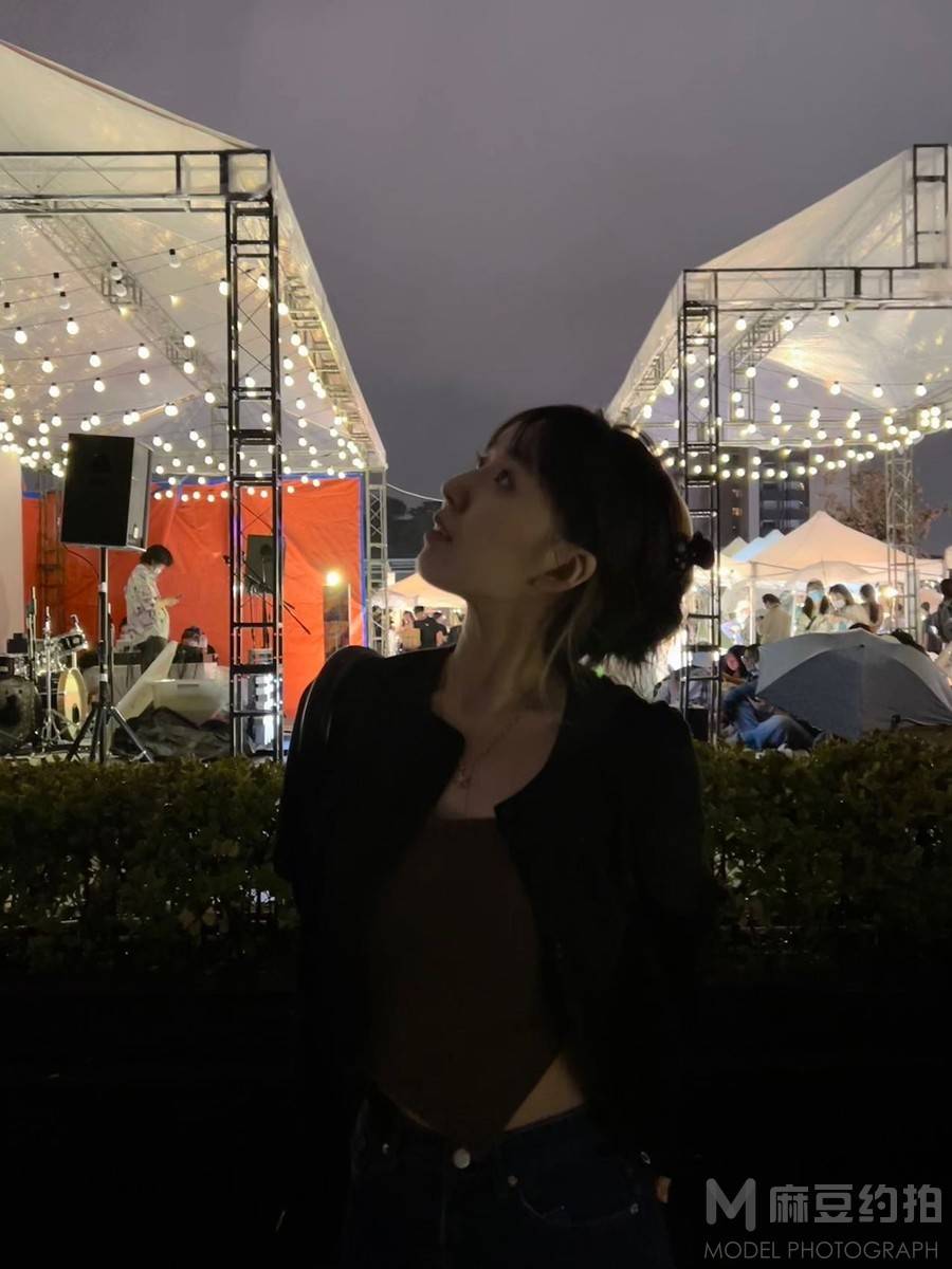 夜景模特