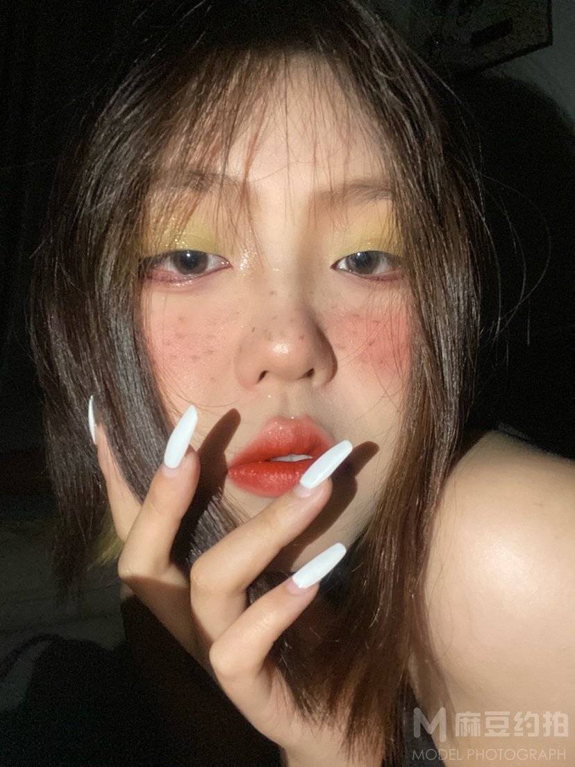 妆容模特