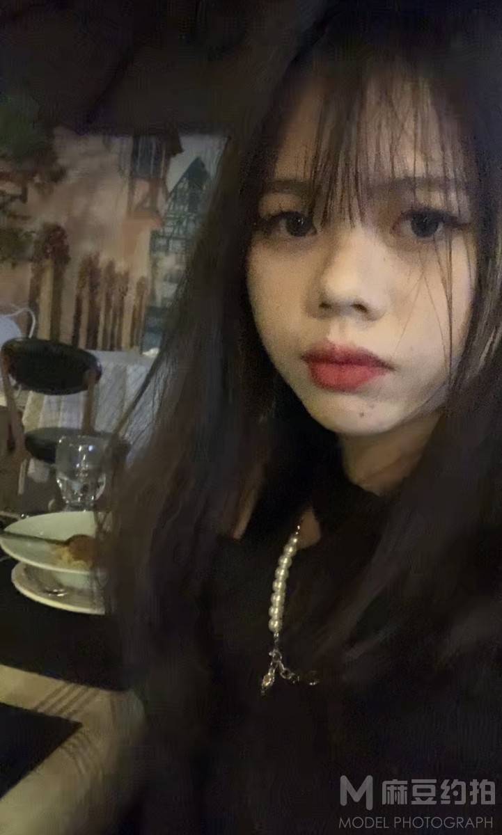 黑白模特