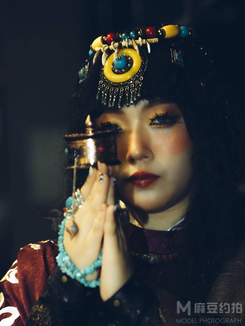 情绪模特