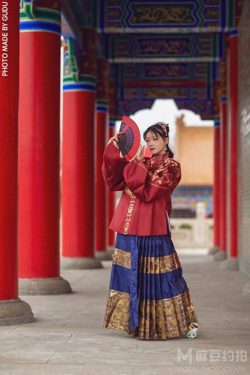 汉服模特