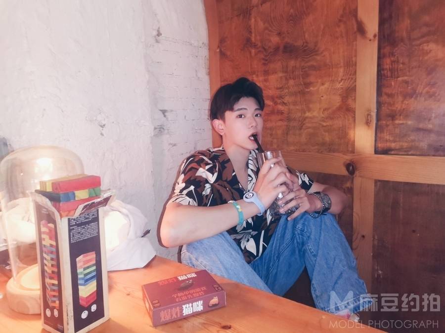 清新模特