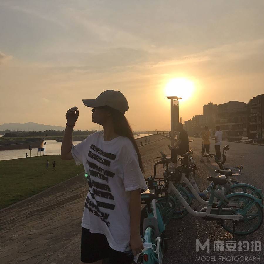 校园模特