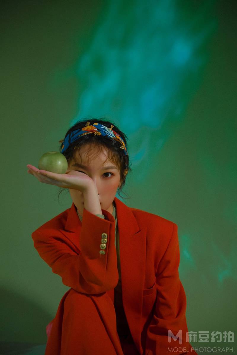 情绪模特