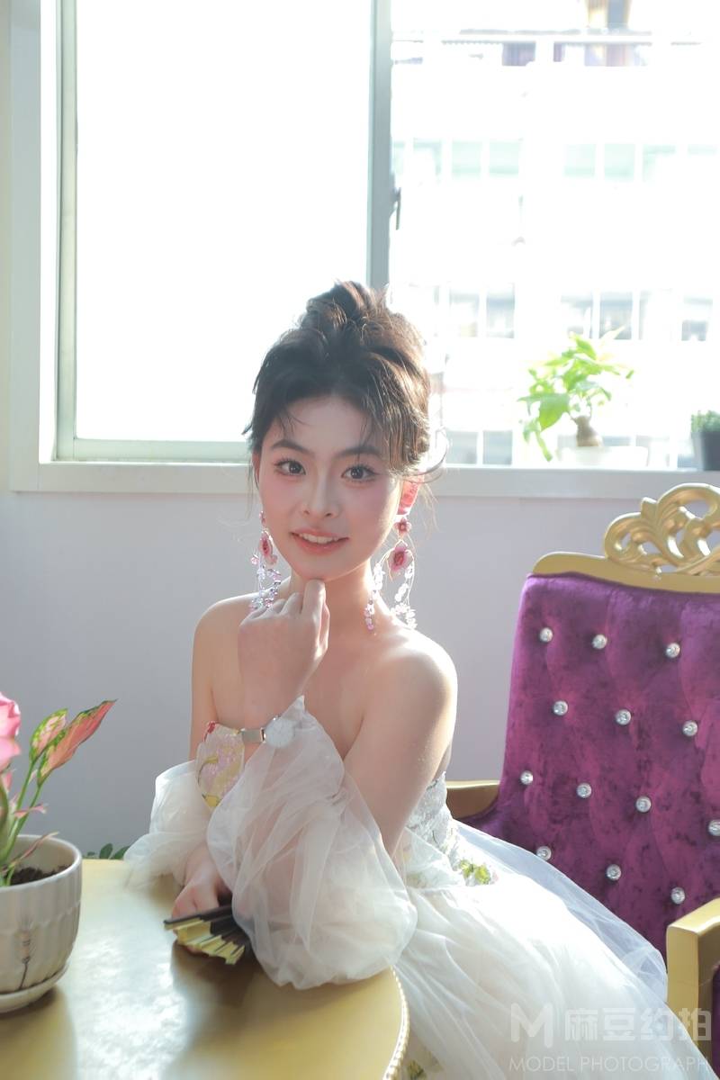 妆容模特