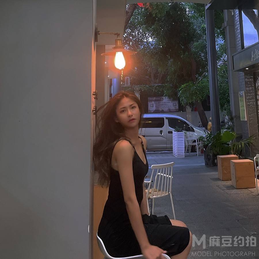 黑白模特