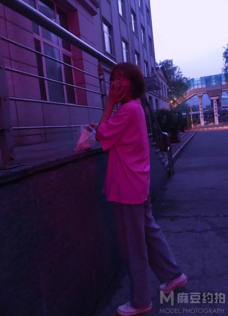 夜景模特