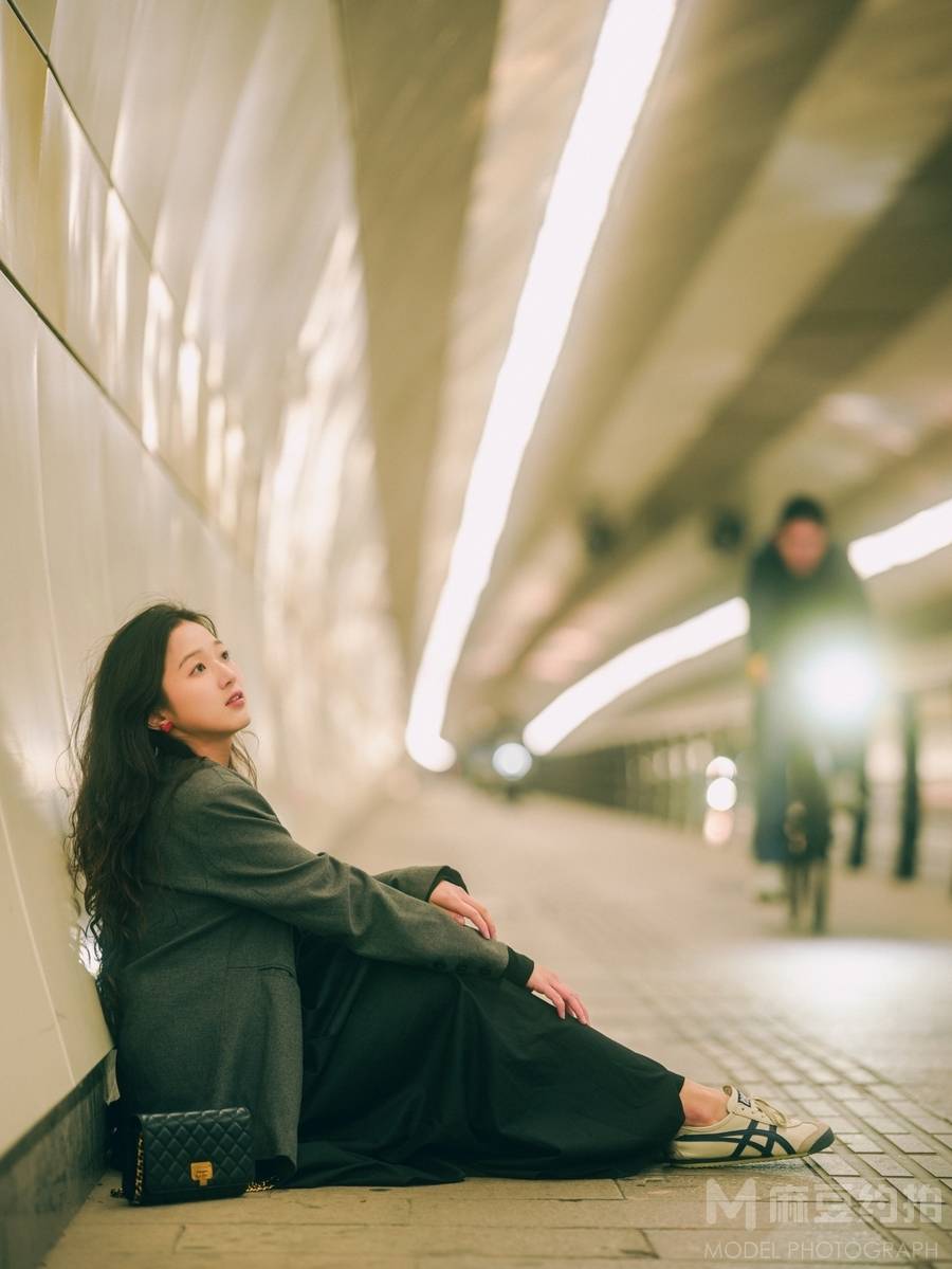 情绪模特